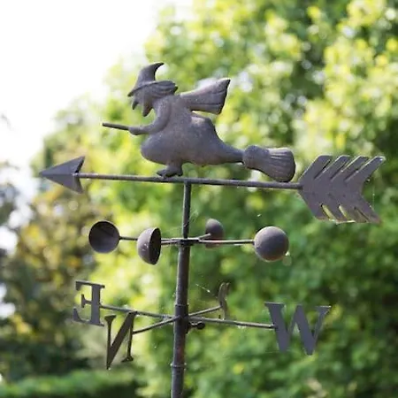 A Balcony On Maggiore Apartment *