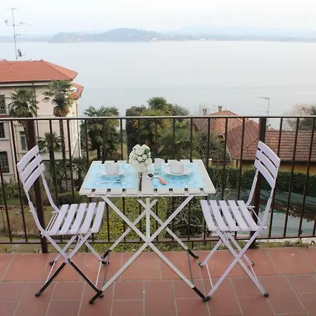 Appartement A Balcony On Maggiore *