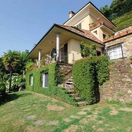 A Balcony On Maggiore Appartement