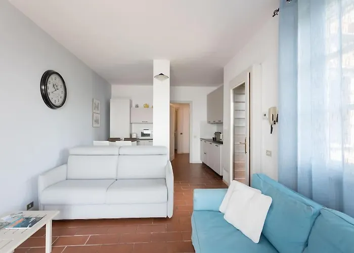 A Balcony On Maggiore Apartament