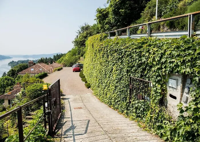 A Balcony On Maggiore * 벨지라테