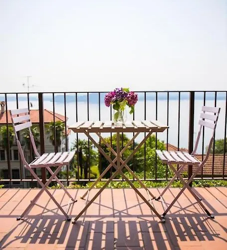 아파트 A Balcony On Maggiore