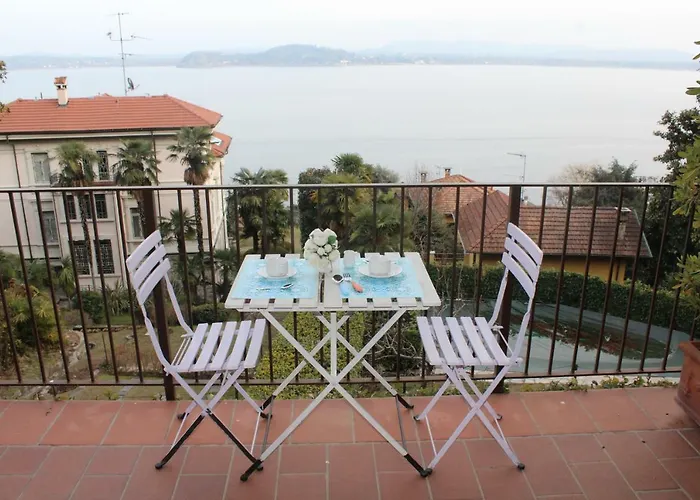 아파트 A Balcony On Maggiore *