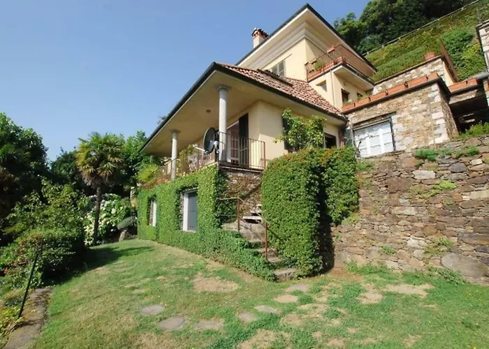 A Balcony On Maggiore Apartament